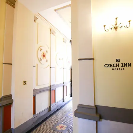 Louis Leger - Czech Leading 4* Prag